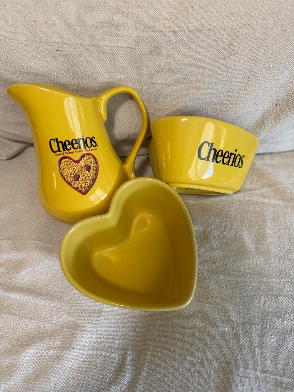 💛 Vintage 2003 Cheerios Ceramic Pitcher & Heart Bowls Set 💛